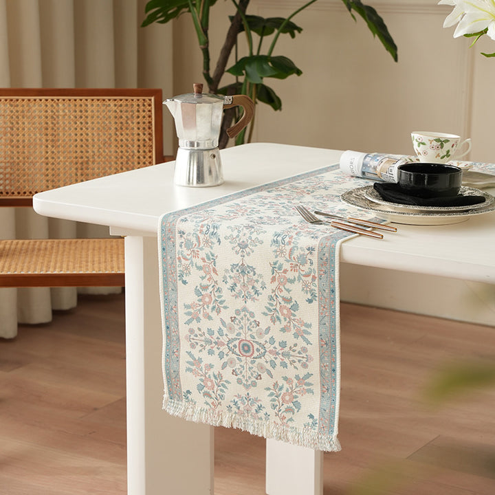 Gewebter Jacquard-Tischläufer mit floralem Medaillon und Fransen Karnz