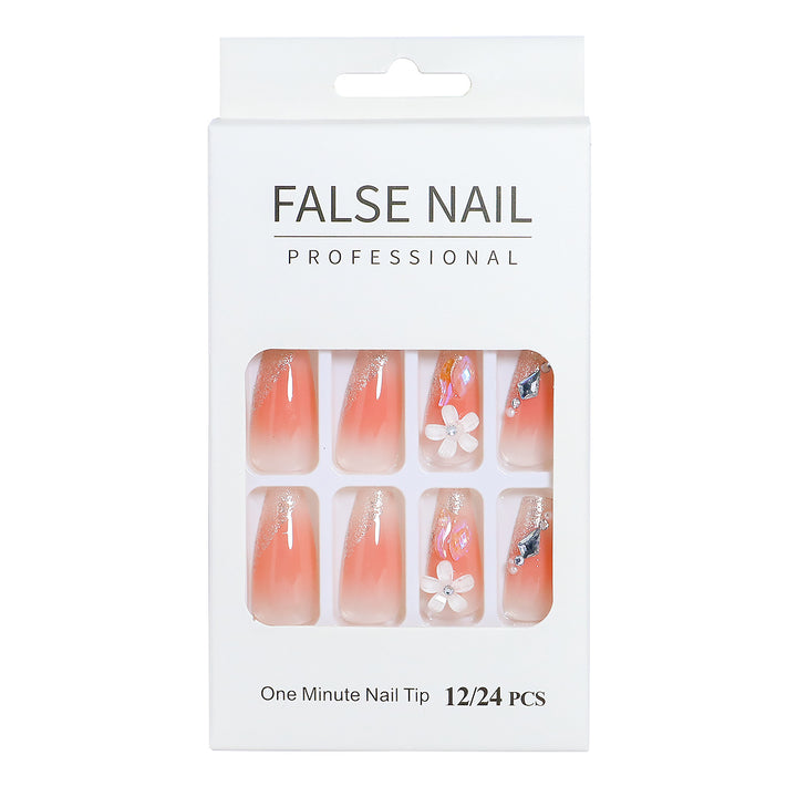 Dekorativer Press-On-Nagelset mit 3D-Akzenten Karnz