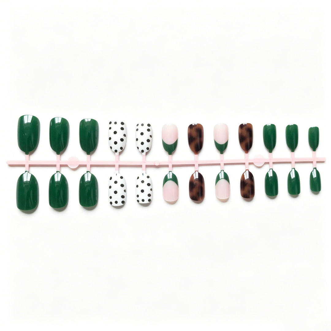 Künstlerisches Nail Art Set mit gemischten Designs