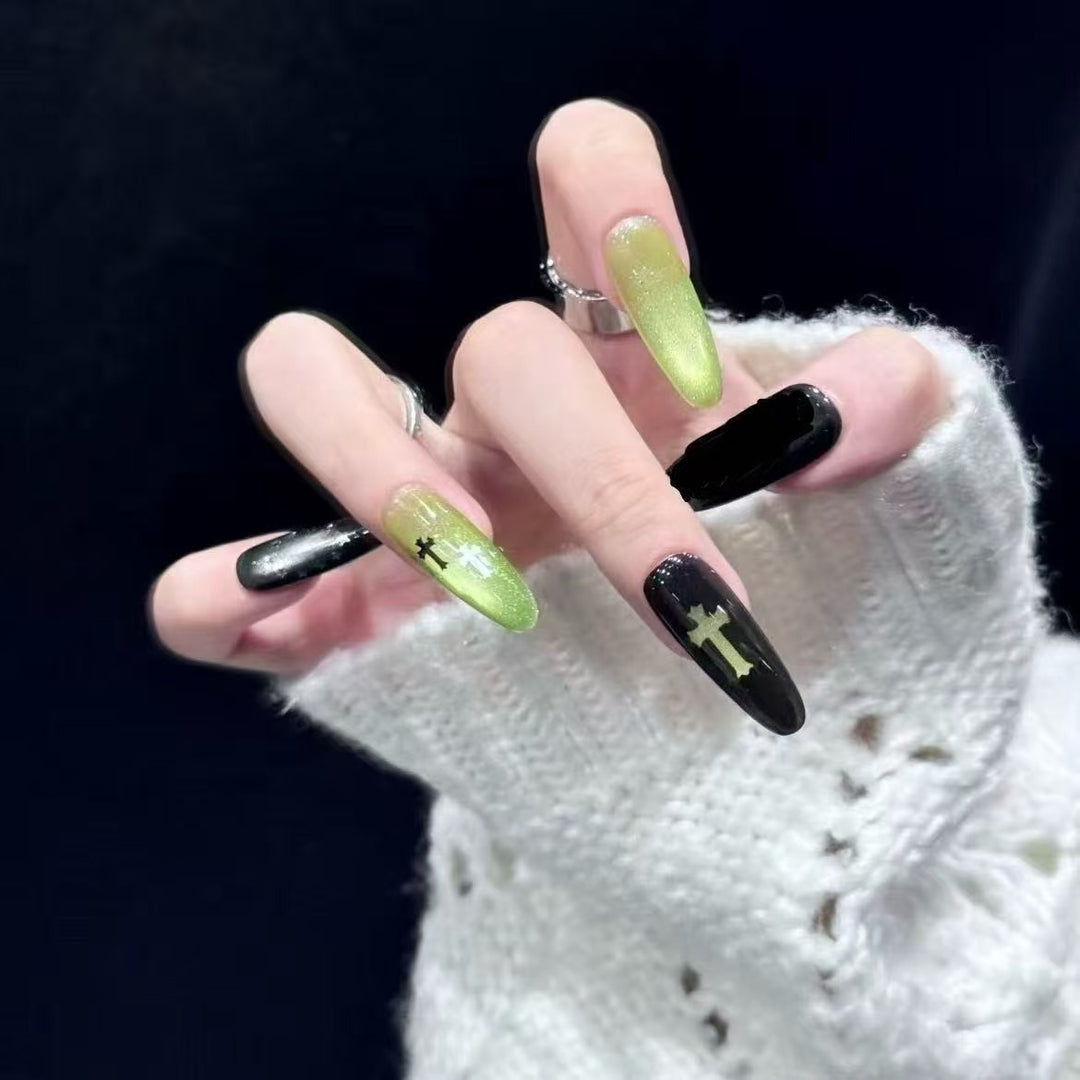 Glamouröse Gel-Nagelkunstverlängerungen Karnz