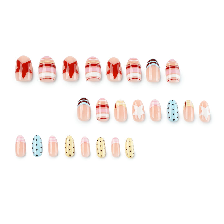 Kunstvolle Nagelkunst mit buntem Design Karnz