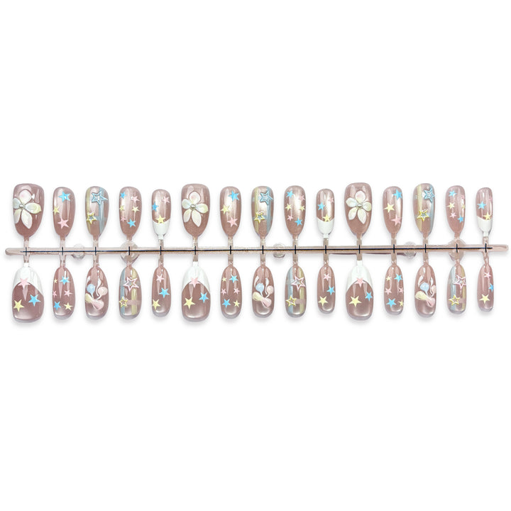 Kunstnail Press-On Set mit Stern- und Blumendesigns