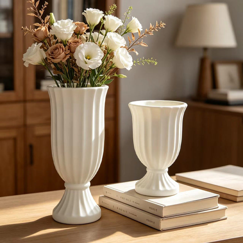 Majestätische gerippte dekorative Vase Karnz