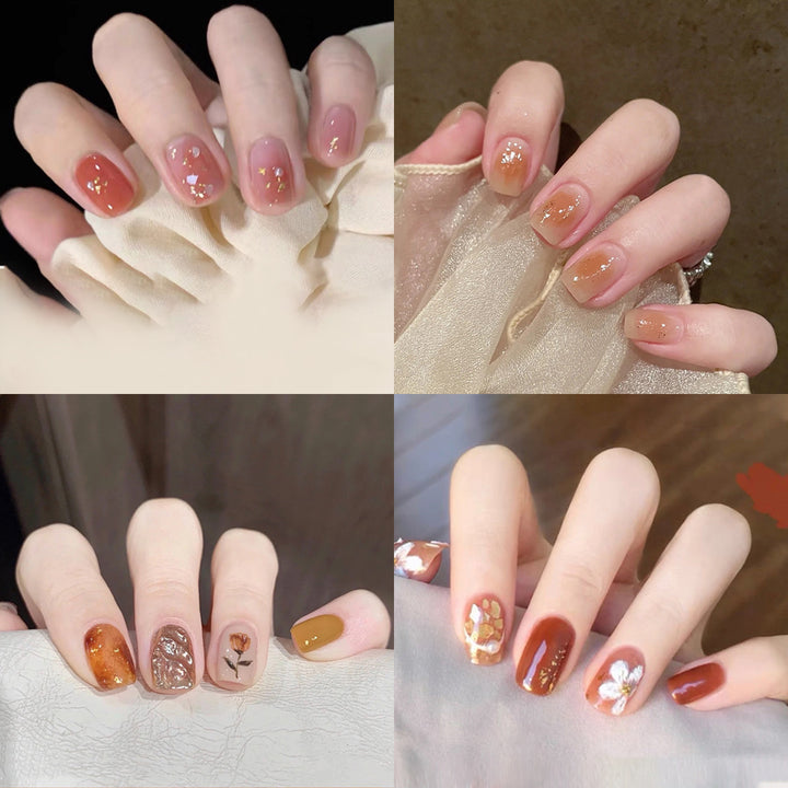 Kunstvolle Nagelverzierung mit Glitzerdetails Karnz