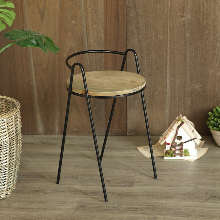 Moderner Hocker mit Holzsitz und Metallgestell Karnz