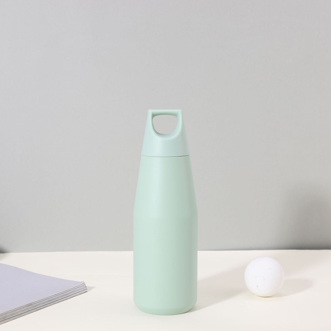 Isolierte Wasserflasche Karnz