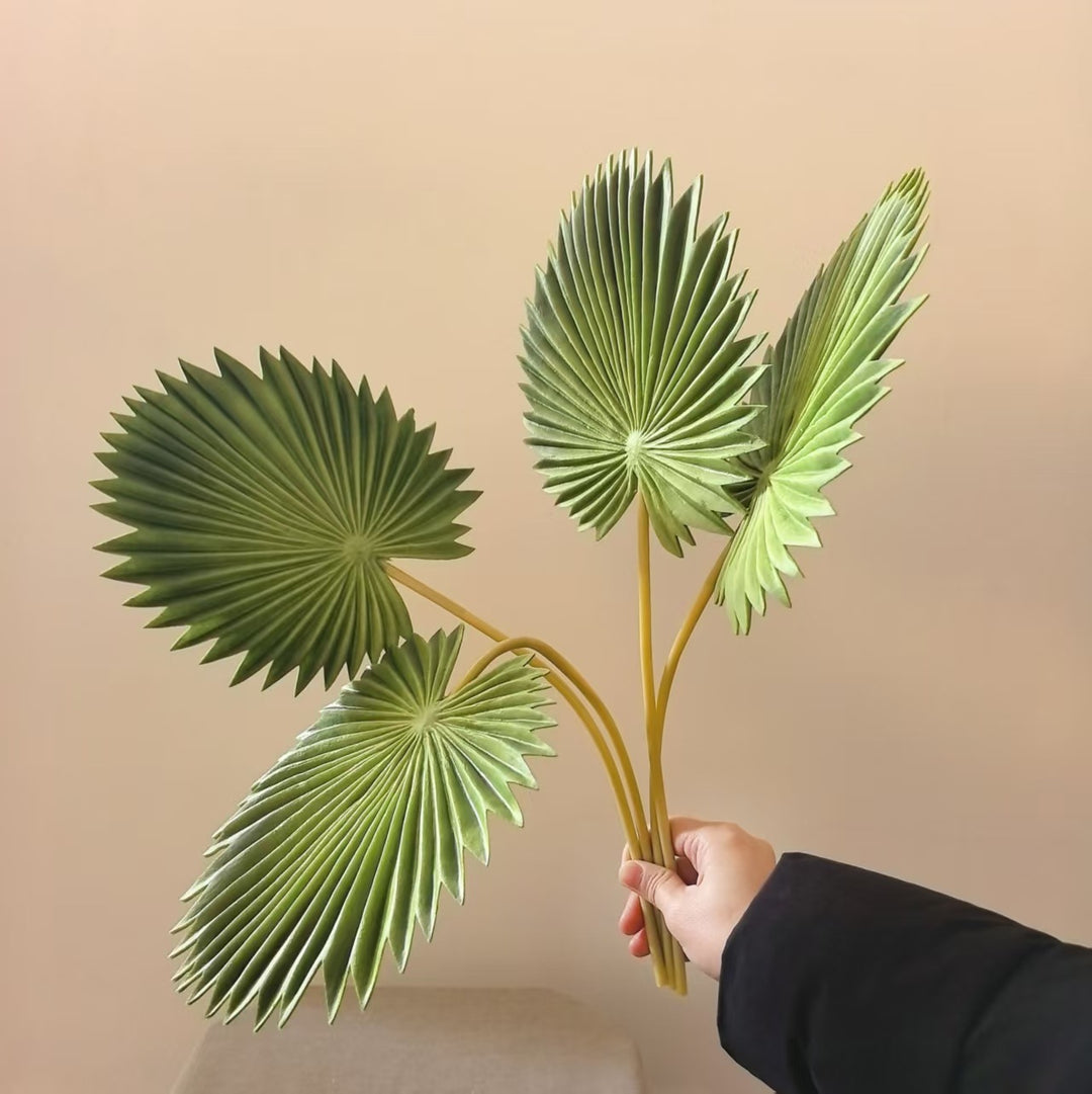 Dekorativer Palmblattstengel