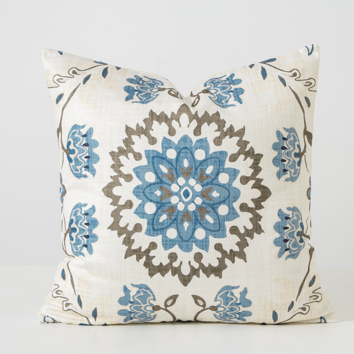 Floraler Mandala-Dekokissenbezug aus Baumwollmix mit verdecktem Reißverschluss