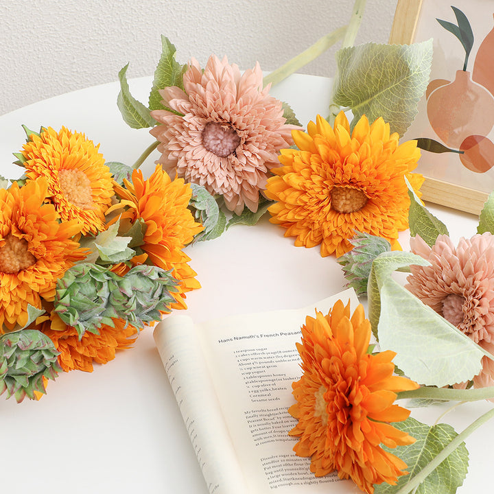 Künstlicher Blumenstrauß mit detailverliebten Blüten und Blättern Karnz