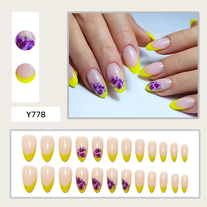 Kunstnägel mit Verspieltem Blumen- und Farbverlauf-Design Karnz