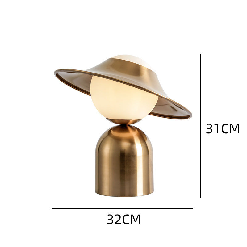 Moderne Schreibtischlampe mit einzigartigem Schirm