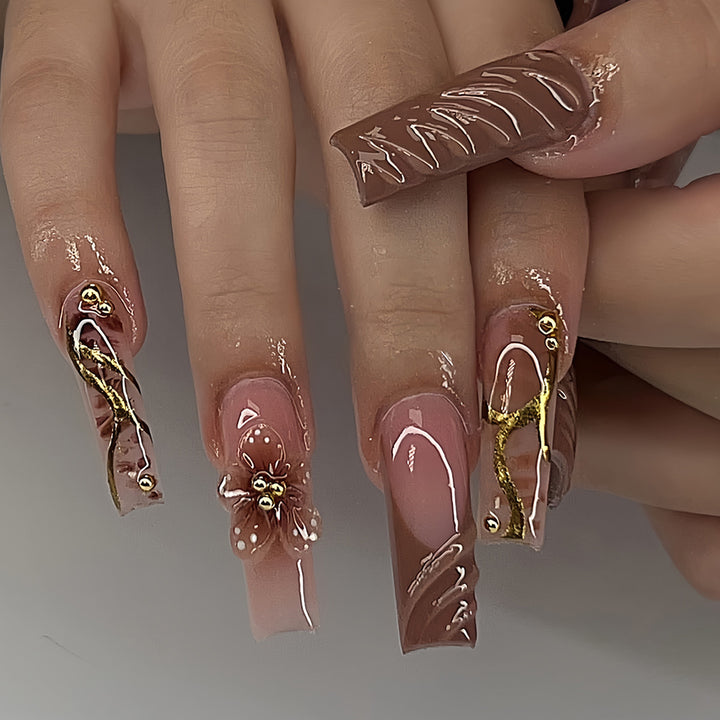 Florale Nagelkunstverlängerungen Karnz