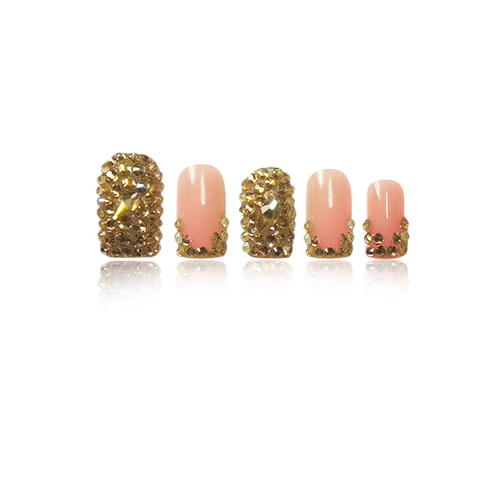 Glamouröse mit Strass verzierte Nagelerweiterungen Karnz