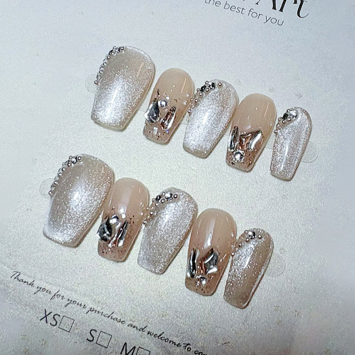 Anpassbares Press-On Nagelset Karnz