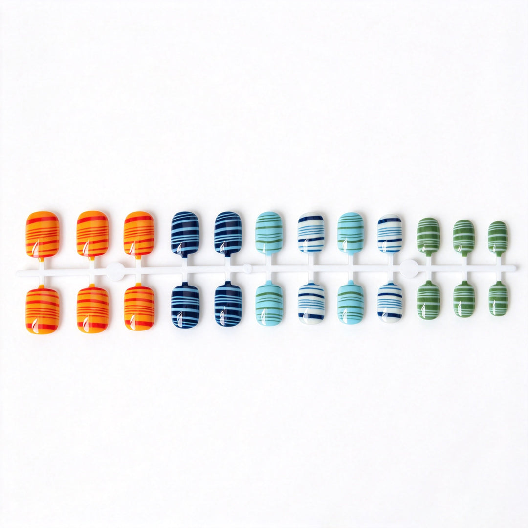 Gestreiftes Nagelkunstdesign