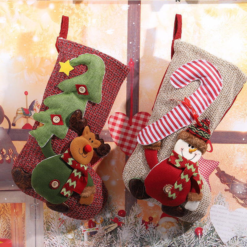 Weihnachtsstrumpf mit festlichem Gnome-Motiv Karnz
