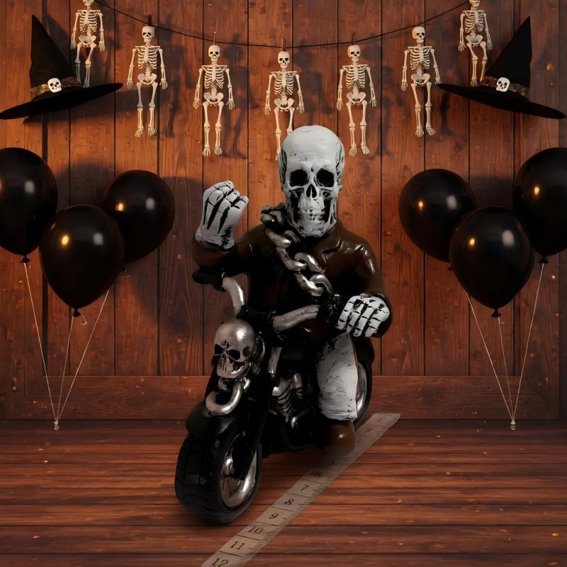 Gruselige Motorradfigur Karnz