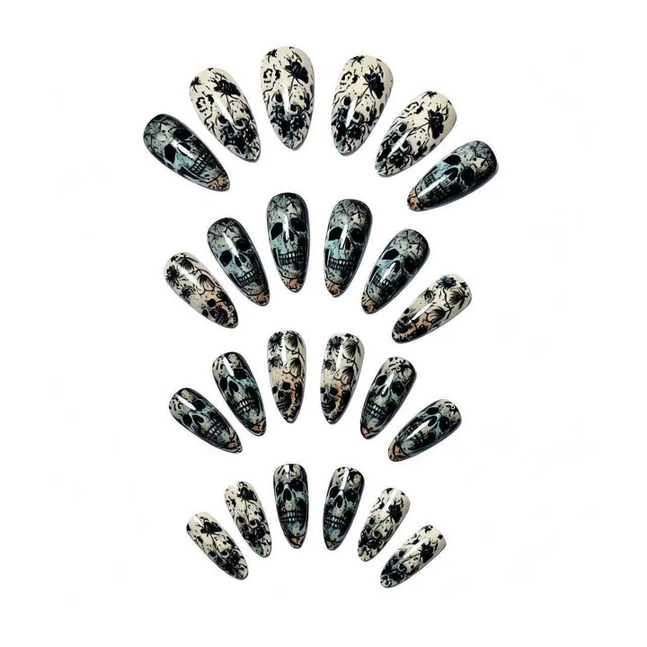 Kunstnägel Im Kreativen Totenkopf-Design Karnz