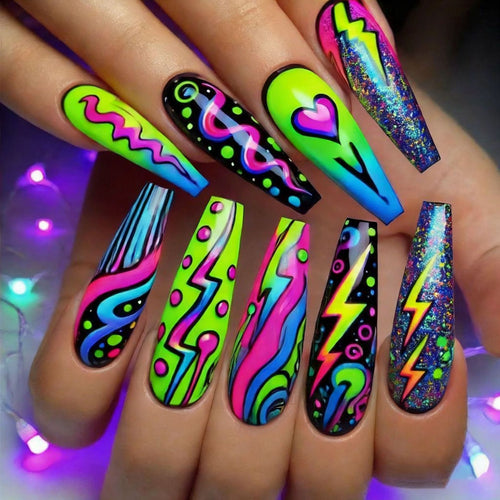 Trendige Kunstnägel Im Kreativen Neon-Design Karnz