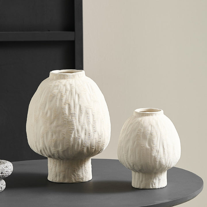 Dekorative Keramikvase im modernen Design Karnz