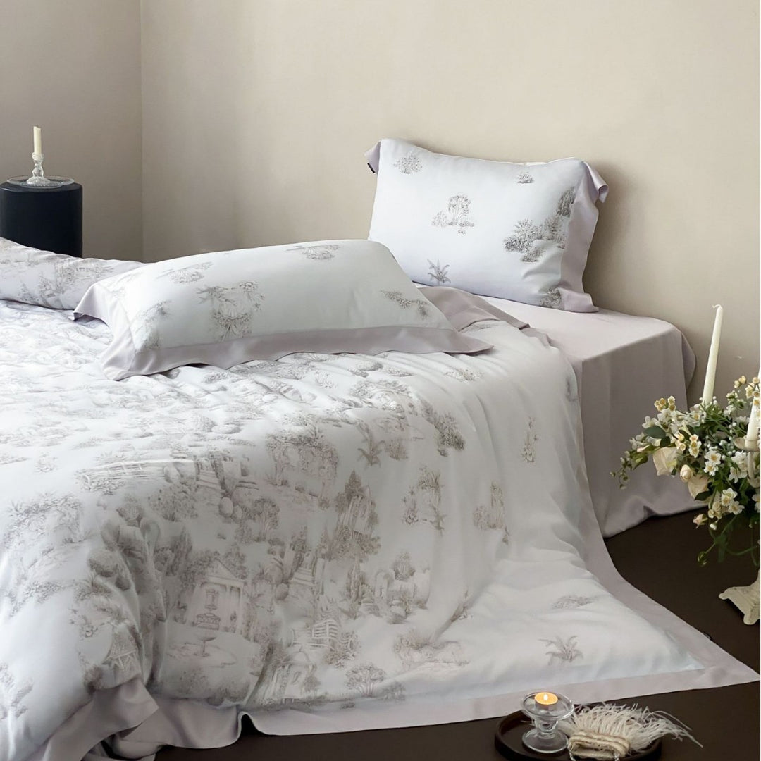 Luxuriöse Baumwollsatin-Bettwäschegarnitur mit Toile-Motiv und feiner Satinbiese