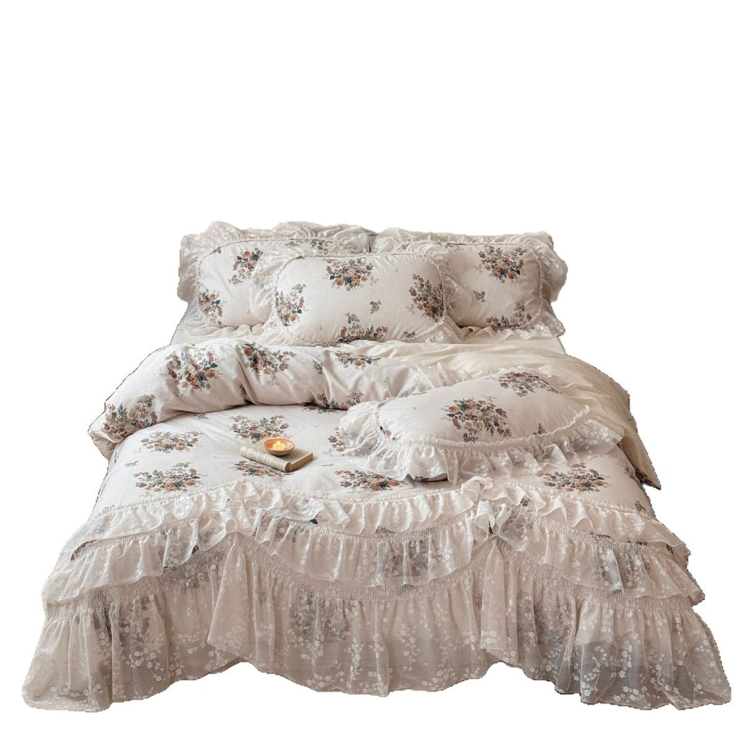 Vintage-Romantik Bettwäschegarnitur mit mehrlagigem Rüschenrand und floralem Stickmotiv