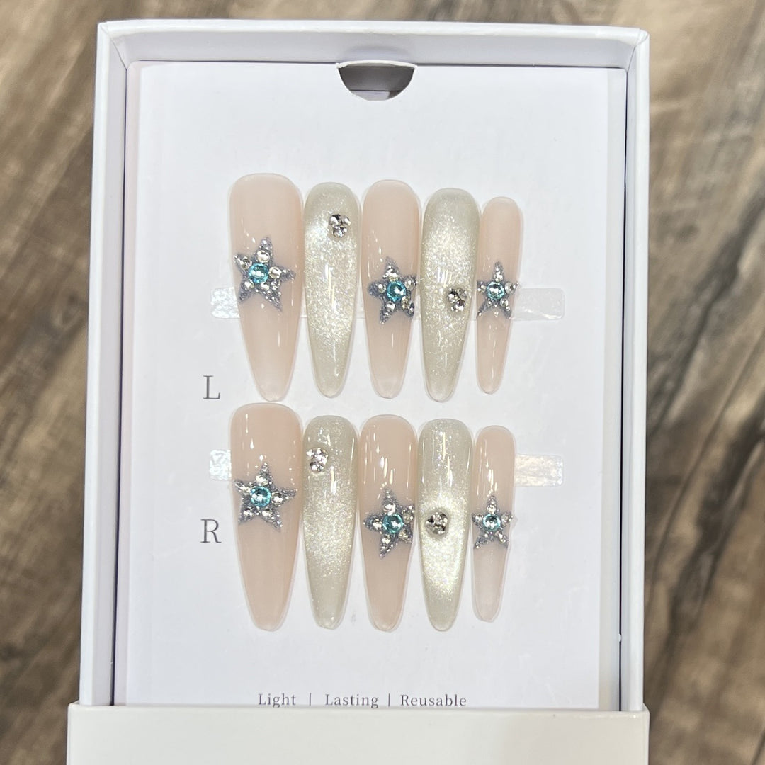 Star-Accent Press-On Nail Art Set Karnz