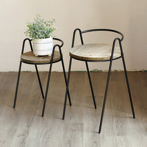 Moderner Hocker mit Holzsitz Karnz