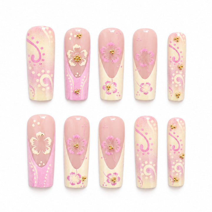 Florale dekorative Press-On Nageldesign
