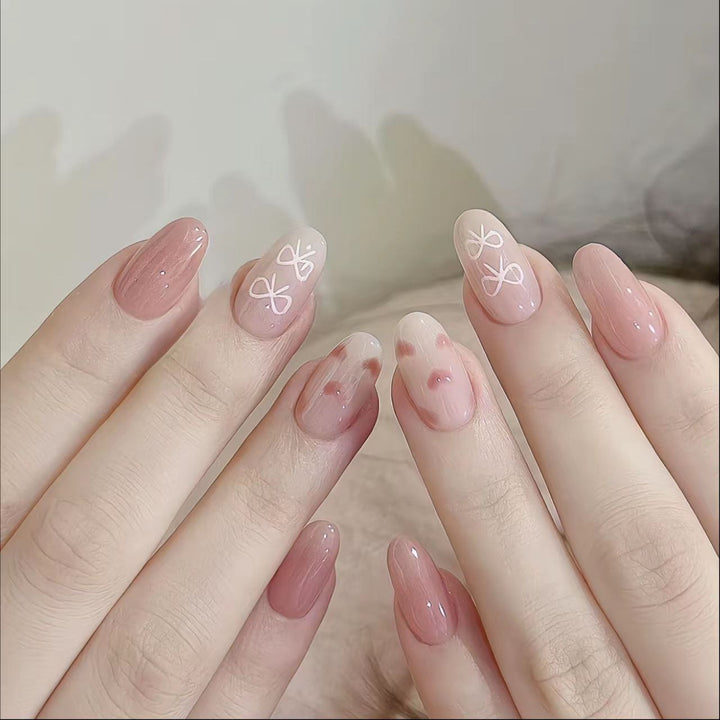 Glänzende Press-On Nagelkunst Karnz