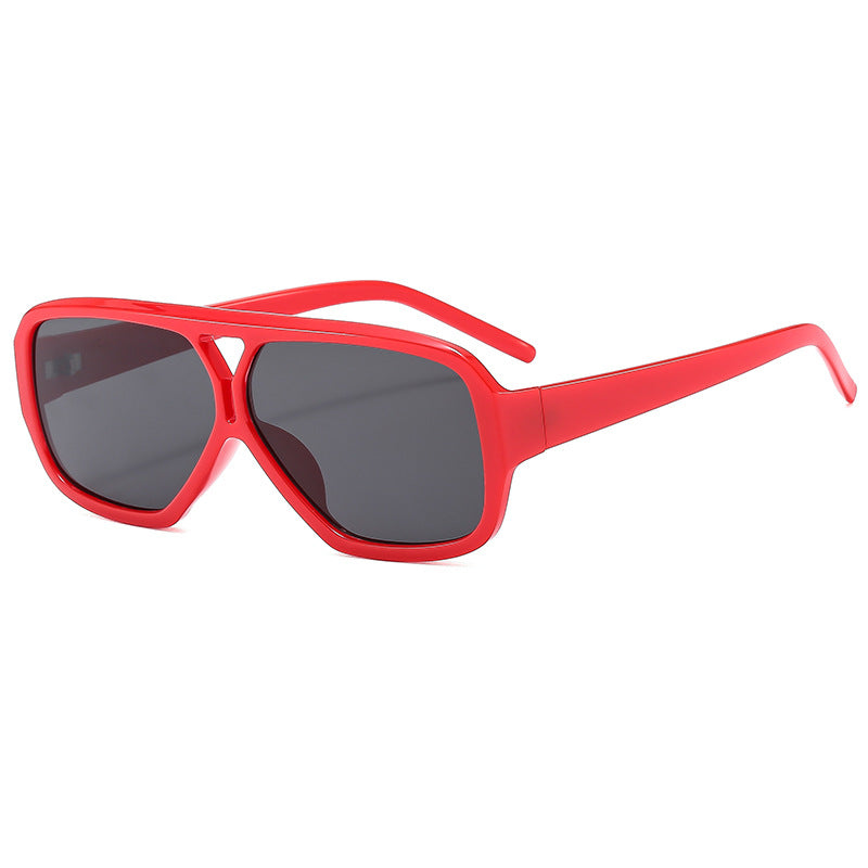 Damen modische oversized Sonnenbrille mit breitem Rahmen und schützenden Gläsern Karnz