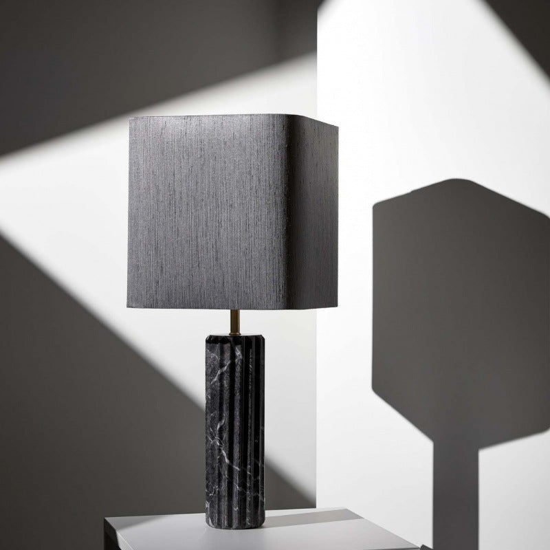 Moderne dekorative Tischlampe