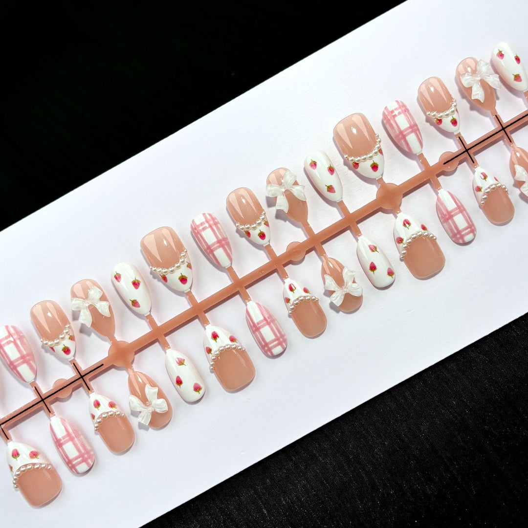 Elegantes dekoratives Press-On-Nagelset 1790746208