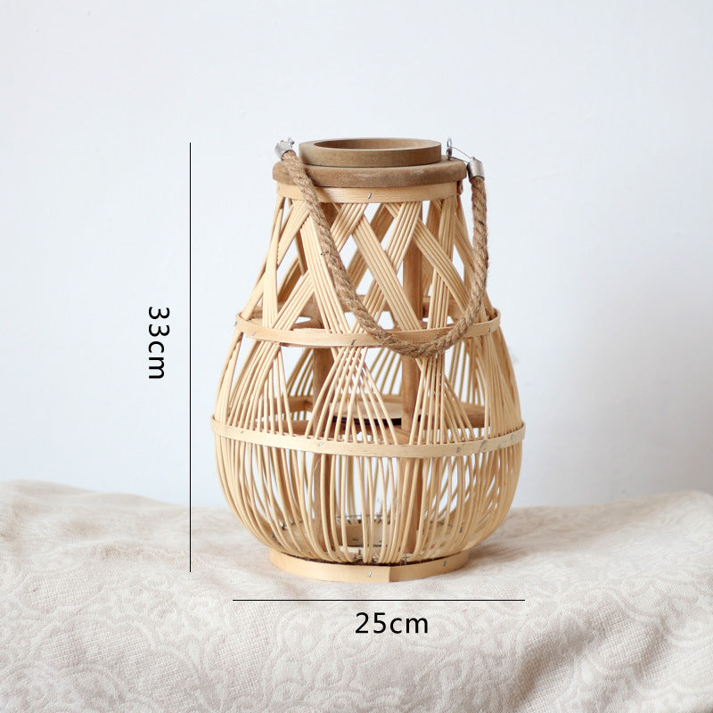 Handgefertigte Rattanlaterne Karnz