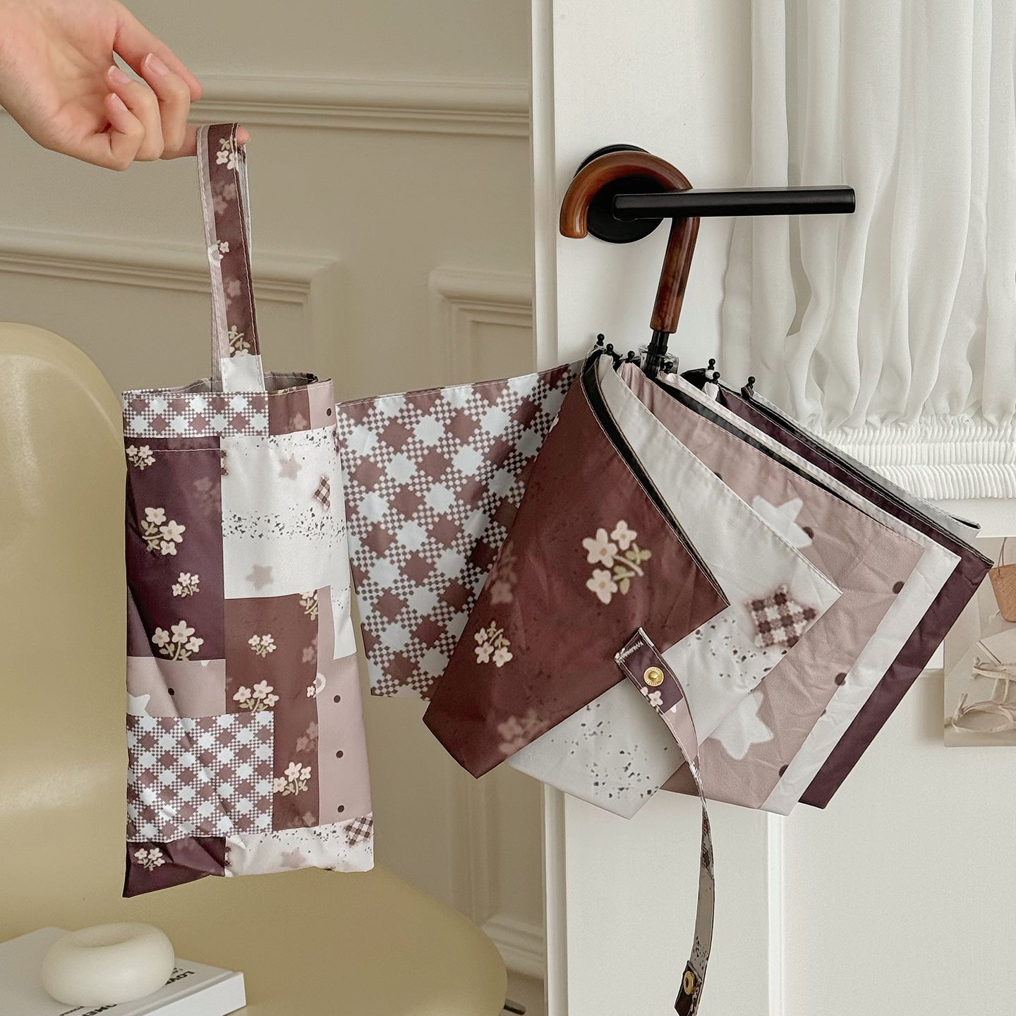 Damen Faltbarer Regenschirm mit exklusivem Patchwork-Design Karnz