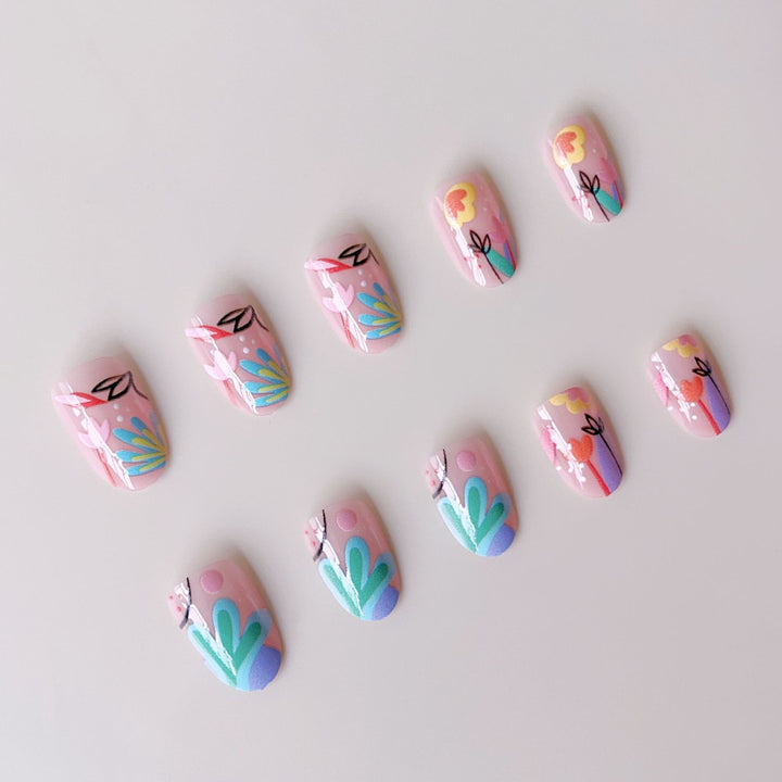 Kreatives Nagelkunstset mit bunten Blumen-Designs Karnz