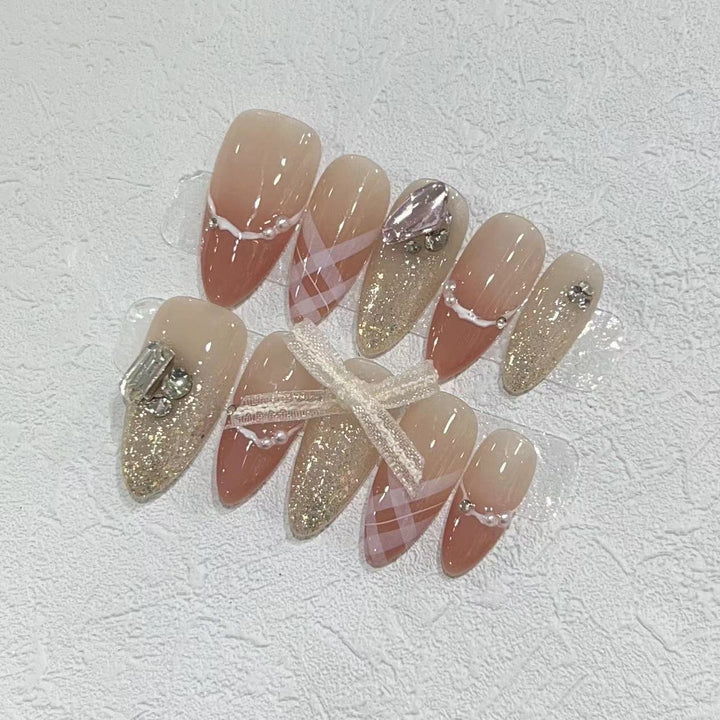 Dekoratives Stiletto Press-On Nail Art Set mit Strass- und Glitzerakzenten Karnz