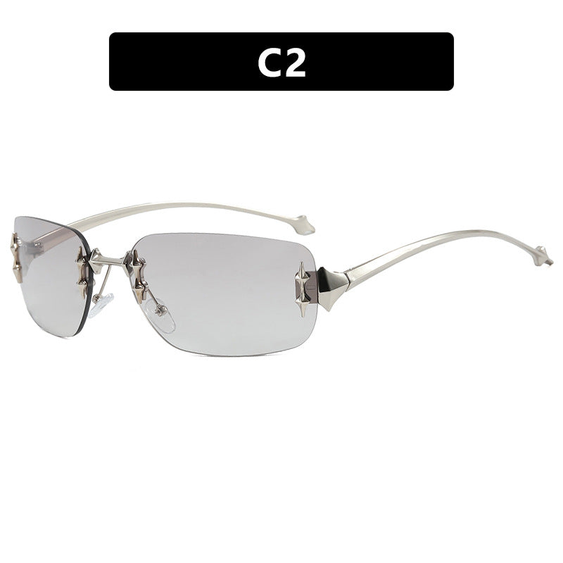 Damen Designer-Sonnenbrille mit aufwändigen Verzierungen Karnz