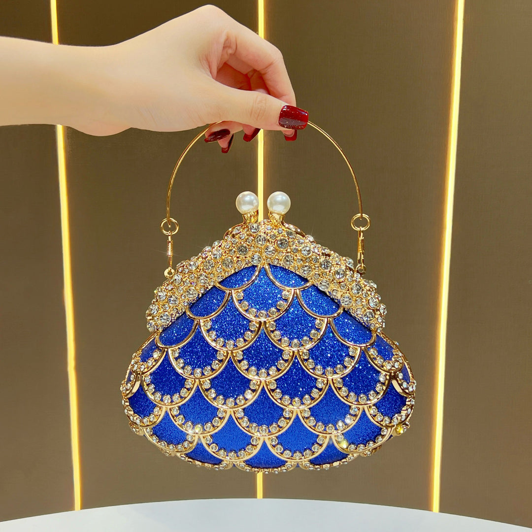 Dekorative mit Perlen akzentuierte Abend-Clutch