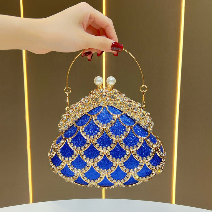 Dekorative mit Perlen akzentuierte Abend-Clutch
