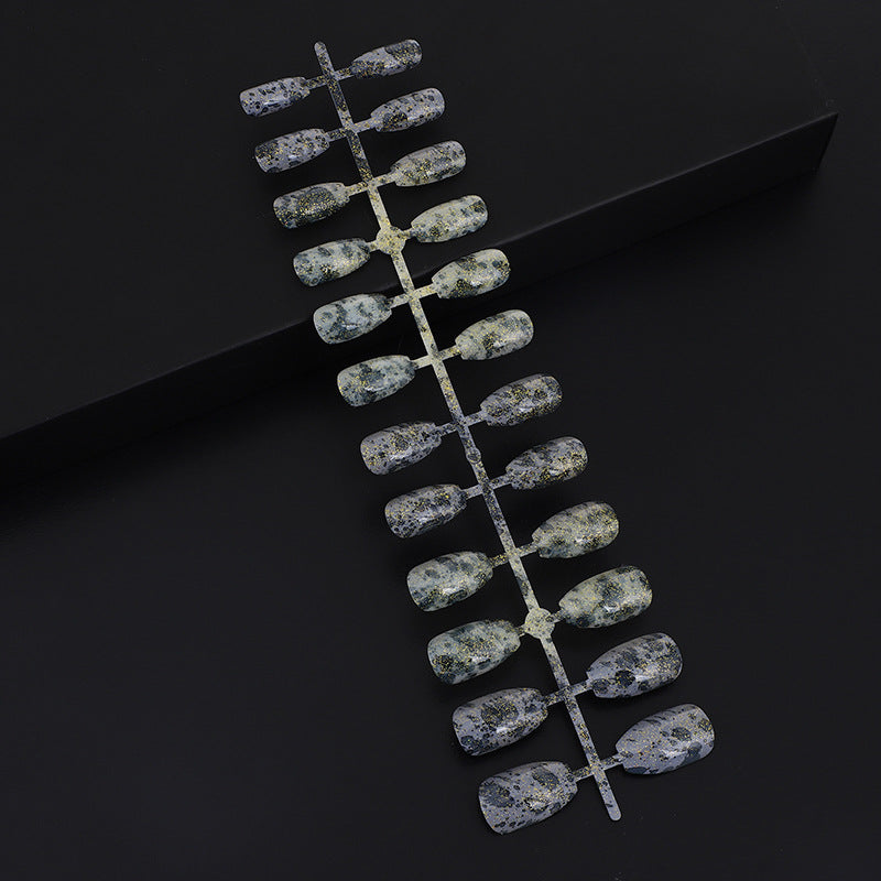 Kunstnägel im luxuriösen Glitter-Design Karnz