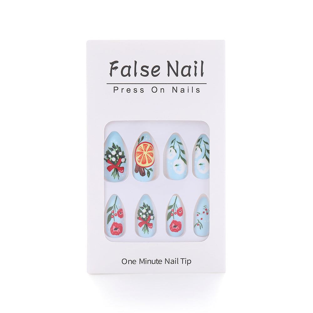 Exquisite Kunstnägel mit floralen Motiven Karnz