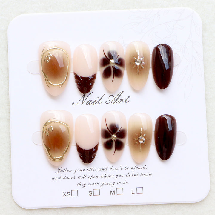 Elegante Künstlerische Press-On Nageldesigns Karnz