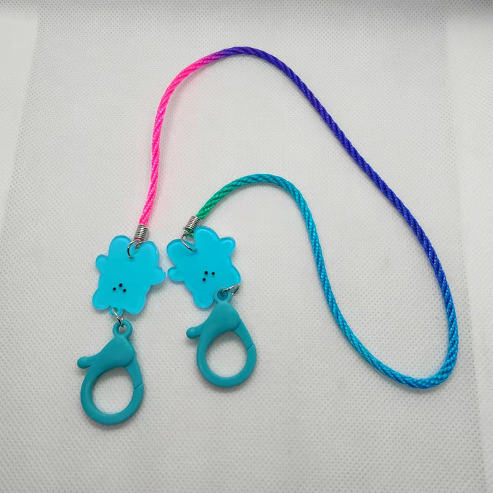Maskenhalter mit Buntem Zubehör Karnz