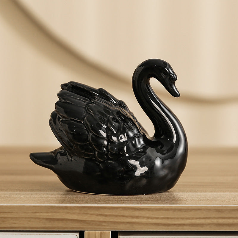 Elegante Keramikschwanfigur Karnz