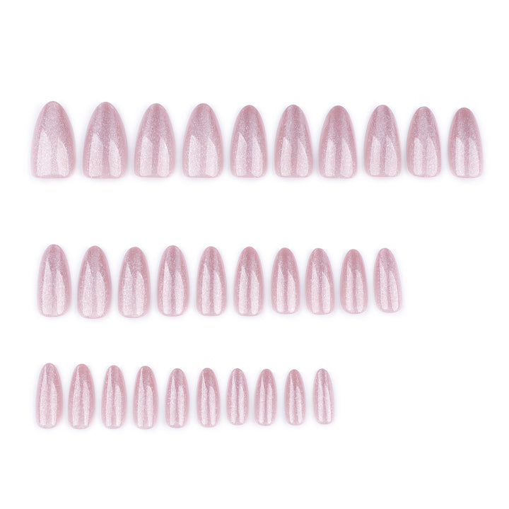 Elegante und glamouröse Nagelkunst Karnz