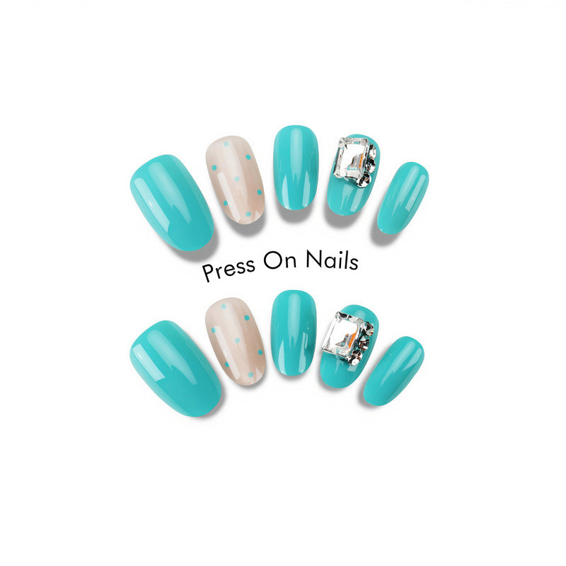 Dekorativer Press-On Nagelset mit eleganten Akzenten Karnz