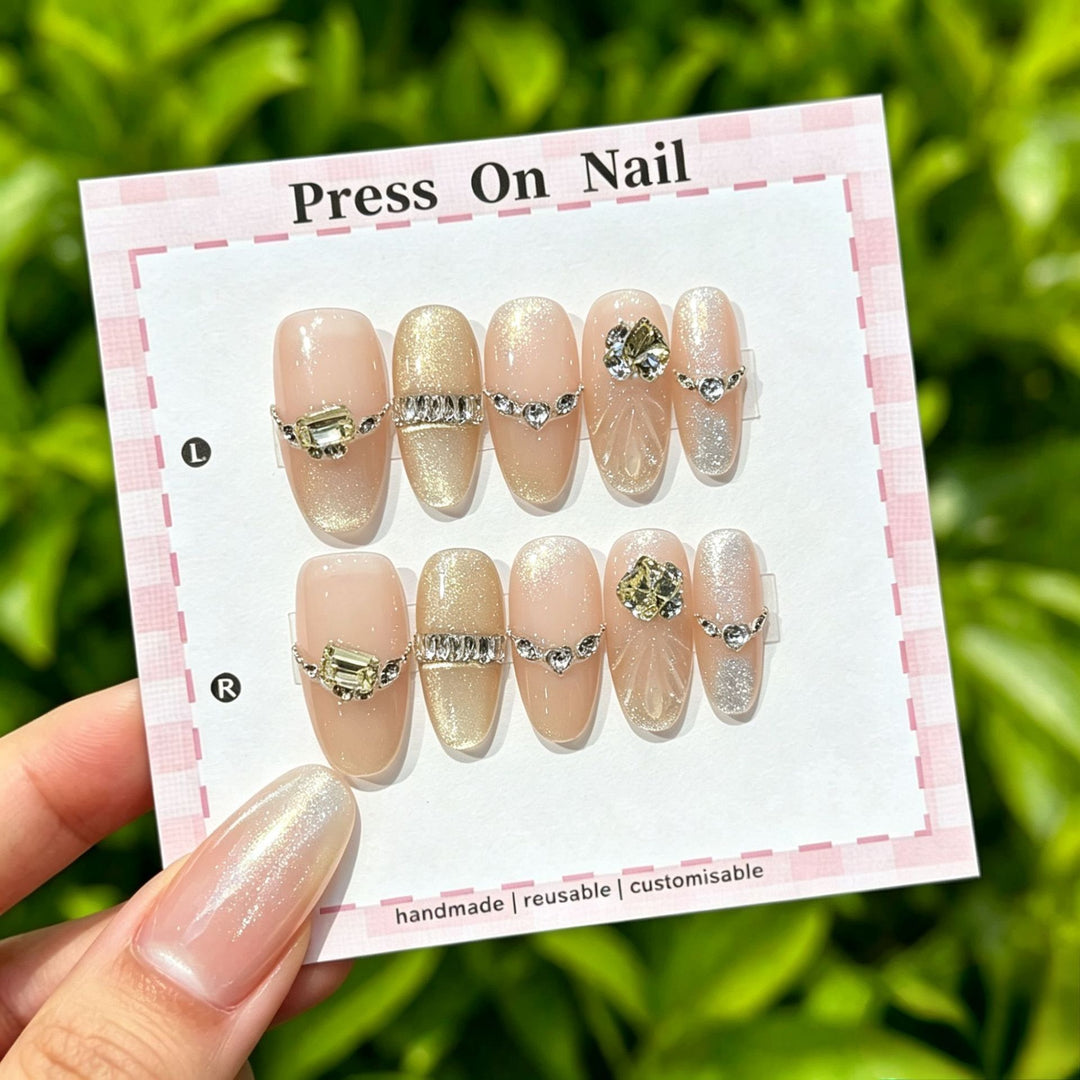 Glamouröse anpassbare Press-On Nägel mit Strass-Akzenten