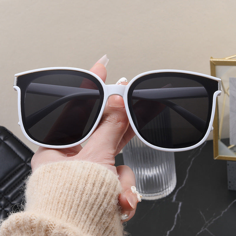 Damen stylische Sonnenbrille mit modischem Design Karnz