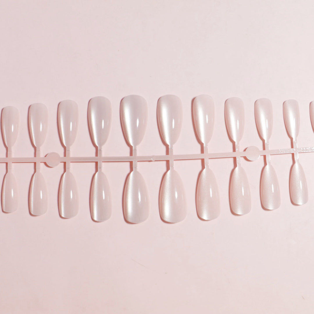 Glitzerndes Stiletto Press-On Nail Set Karnz